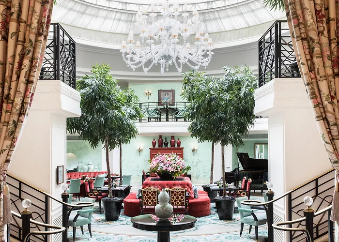 Shangri-La Parijs