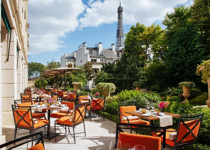 Shangri-La Parijs